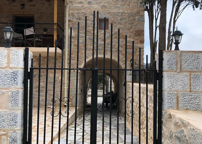 Kamares Stone House 1 شقة *